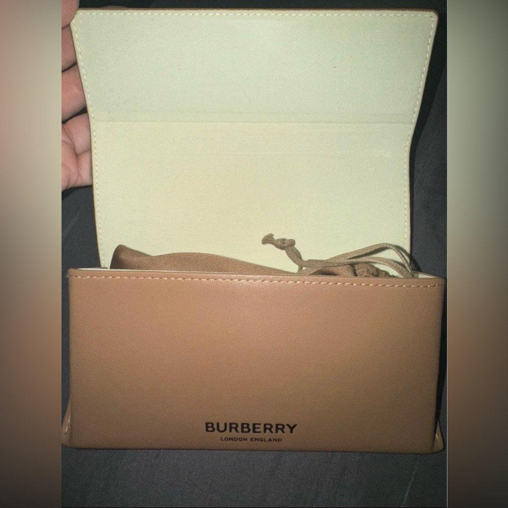 Burberry Sunglasses - Picture 4 of 4